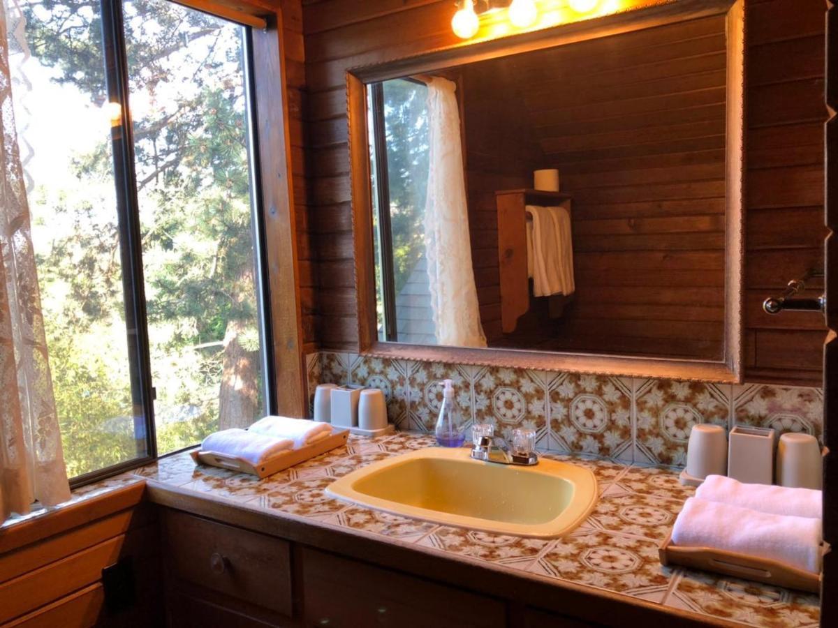 Jason House - Immaculate Suites In A Quiet Seaside Neighbourhood Near Uvic วิกตอเรีย ภายนอก รูปภาพ