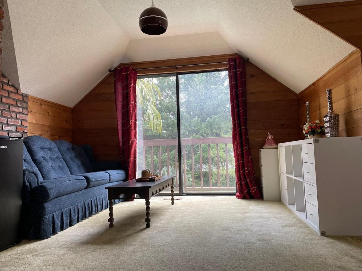 Jason House - Immaculate Suites In A Quiet Seaside Neighbourhood Near Uvic วิกตอเรีย ภายนอก รูปภาพ