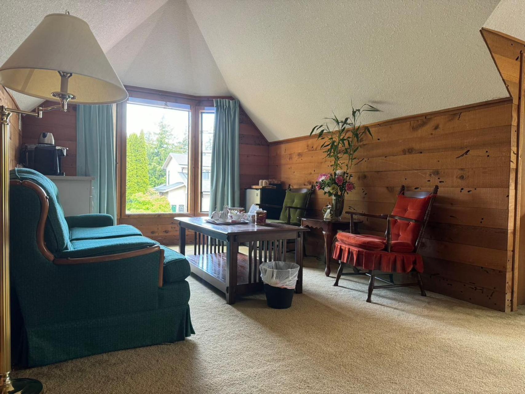 Jason House - Immaculate Suites In A Quiet Seaside Neighbourhood Near Uvic วิกตอเรีย ภายนอก รูปภาพ